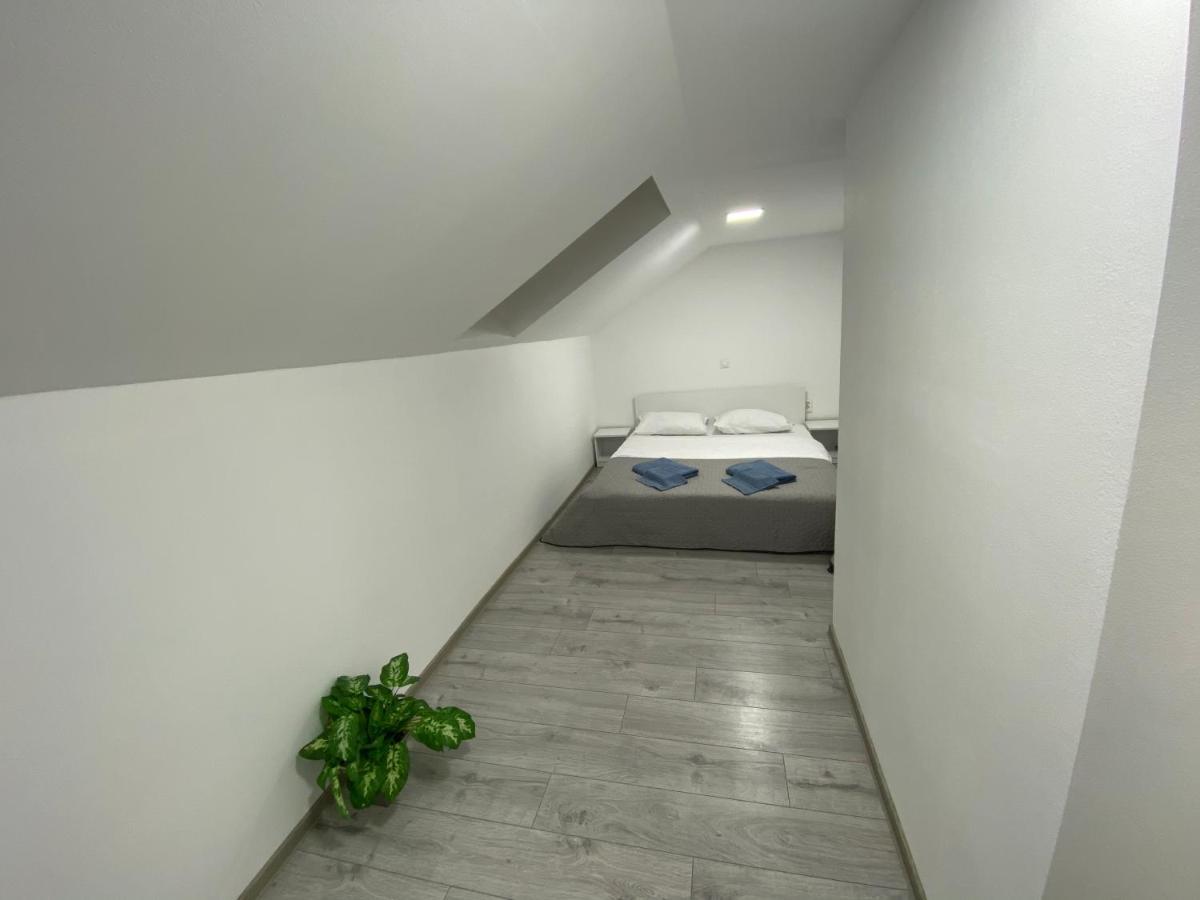 Apartament La Sika Orşova Exterior foto